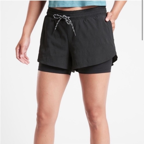 Athleta Trekkie Crest 2 in 1 Shortie Black Size 8 - Picture 1 of 8